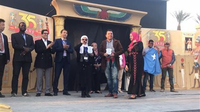 القرية الفرعونية تستضيف أكبر معرض ثقافي وفني