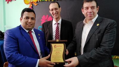 وفد وزارة التعليم يشيد بمستوى التعليم بمدرسة طحلة بردين الابتدائية
