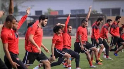 قائد الاهلى يشارك فى المران ويقترب من مباراة بيراميدز