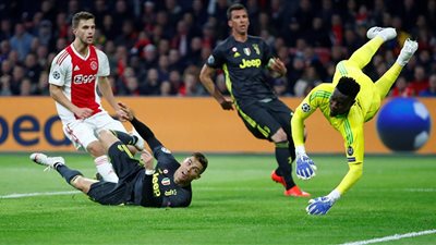 شوط أول إيجابي بين يوفنتوس وأياكس بإياب دوري الأبطال