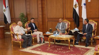 رئيس جامعة كفر الشيخ يستقبل دارس من جامعة ماسترخت الهولندية