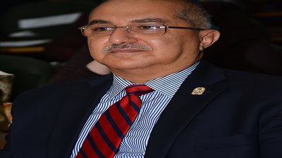 طارق الجمال: صرف مكافأة شهر للعاملين بجامعة اسيوط