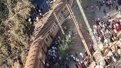 محافظ كفر الشيخ من مكان حادث القطار: نقل 30 مصاباً للمستشفى العام بالفيديو