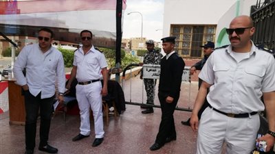 إجراءات أمنية حول مقرات الاستفتاء على الدستور بمدينة بدر .. بالفيديو و الصور