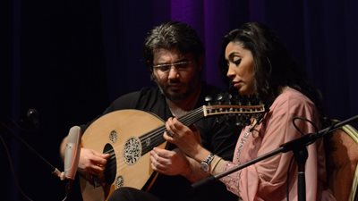 اعمال ام كلثوم وسيد درويش برؤية ثنائي العود فى الاوبرا
