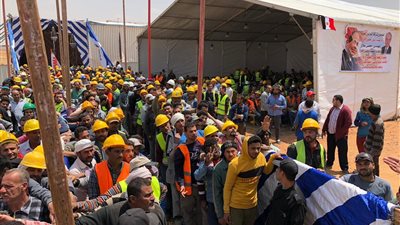 بالصور.. اقبال كثيف على لجان العاصمة الإدارية الجديدة