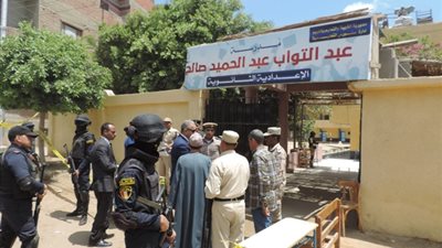 مدير الأمن يتابع تأمين لجان الاستفتاء بالفيوم