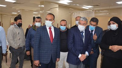 محافظ المنيا يتفقد قسم الغسيل الكلوي بمستشفى سمالوط التخصصي