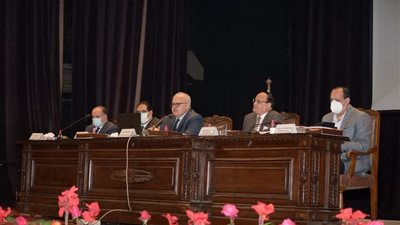 مجلس جامعة القاهرة يعلن فوز 43 عالمًا بجوائز الجامعة لعام 2021