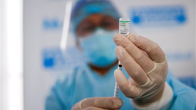 الصحة العالمية: سنصل إلى تطعيم 70% من سكان العالم قبل منتصف العام