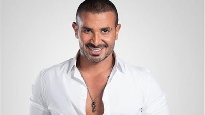 استنونا قريبًا.. أحمد سعد يروج لأغنيته الجديدة 