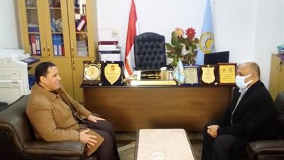 مدير تعليم مطروح يلتقى مدير الشباب والرياضة.. ويؤكد على الاهتمام بالمواهب في جميع المجالات