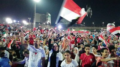 شاهد فرحة الجماهير بعد تأهل منتخب مصر لنهائى الكان.. فيديو