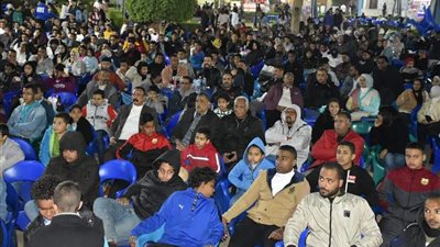 احتفالات عارمة من الجماهير بمراكز الشباب عقب فوز منتخب مصر على الكاميرون