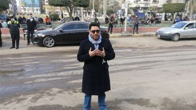 احمد شاكر فى جنازة المخرج جلال الشرقاوي
