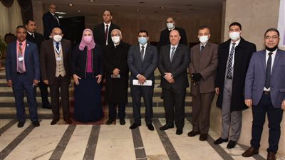 افتتاح المؤتمر السنوي الثامن عشر لمركز تعليم الكبار بجامعة عين شمس