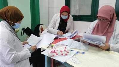 علاج ١٨٥٠ مواطنا بالمجان في قافلة طبية بدمياط