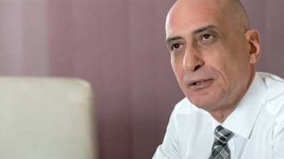 إقامة الصالون الأول لفن الخزف في مارس