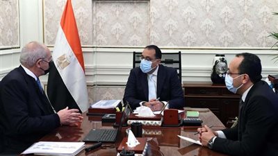 مدبولي: الدولة حريصة على جذب الاستثمارات لقناة السويس