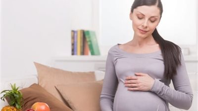 الولادة المبكرة.. الصحة تحذر المرأة الحامل من التدخين وتكشف ٤ اضرار.. انفوجراف