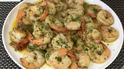 جمبرى بالتوابل والاعشاب مع الزبده وطعم رائع بالفيديو