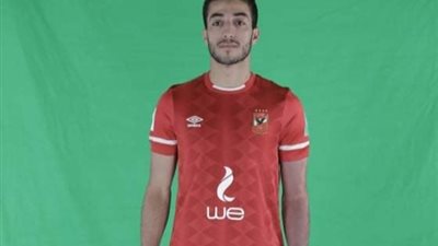 محمد عبد المنعم يظهر بقميص الأهلي استعداداً للمشاركة في مونديال الأندية
