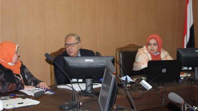 وضع استراتيجية طبية للأدوية بمستشفيات جامعة بني سويف