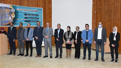 تكريم ١٠٠ طالب وطالبة في ختام معسكر اعداد القادة بجامعة القناة
