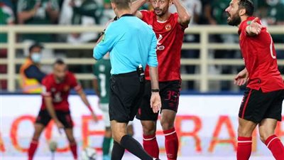 مفاجأة .. الفيفا يختار حكم مباراة بالميراس للأهلى والهلال فى كأس العالم للأندية