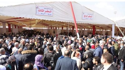 اللجنة الشرفة على انتخابات الزمالك تحث الاعضاء مغادرة الخيمة بعد التصويت