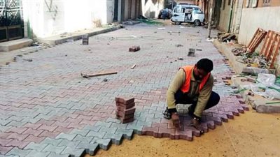 استمرار أعمال رصف الشوارع الفرعية بـ 