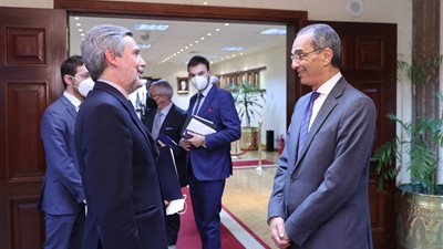 عمرو طلعت : إطلاق 200 خدمة حكومية رقمية بنهاية العام الجاري