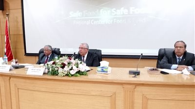 وزير الزراعة يبحث النهوض بالمحاصيل الزيتية والقصب والزيتون والتمور