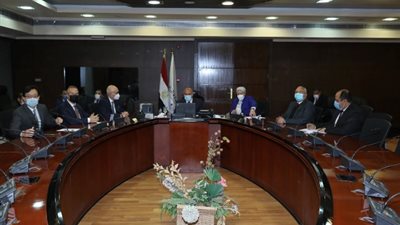 وزير النقل يبحث تفعيل مذكرة التفاهم مع شركة صينية لإدارة محطتى حاويات بـ