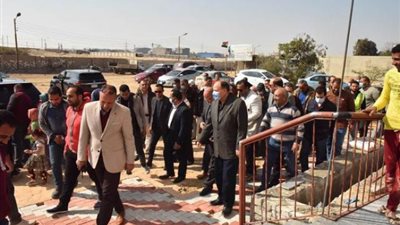 محافظ أسيوط ورئيس جهاز تعمير الوادي الجديد يتفقدان أعمال إنشاء مجمع خدمات المواطنين