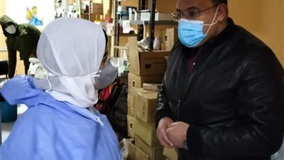 الحفناوى يفاجئ أقسام العزل بالمستشفى العام ويحيل المقصرين للتحقيق