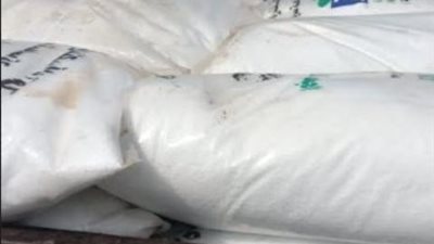 ضبط طن ونصف ط أسمدة ممنوع تداولها بالاسكندرية