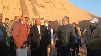 وزير السياحة ومحافظ أسوان يشهدان تعامد الشمس بأبو سمبل