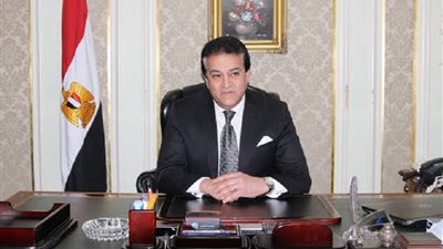 التعليم العالي: طلابنا الدارسون بالجامعات الأوكرانية بخير ويستكملون دراستهم أونلاين