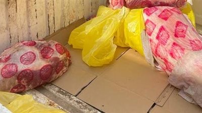 ضبط 7 طن مواد غذائية مجهولة المصدر بشبين الكوم