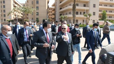 الخشت: توفيرالأدوية مجانا وتحويل الحالات الحرجة إلى مستشفيات الجامعة