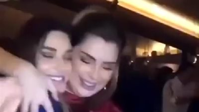 سيرين عبدالنور تحتفل بعيد ميلاد شقيقتها سابين