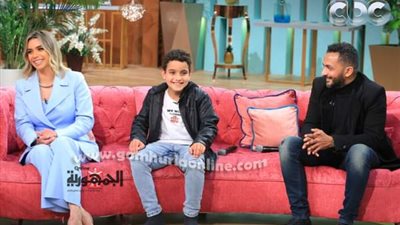 الفنانة نور قدرى وزوجها وابنها مع منى الشاذلى..غدا