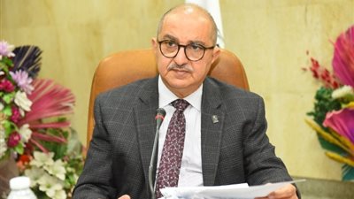 رئيس جامعة أسيوط يعيَن وكيلين جديدين بكليتي الحقوق والخدمة الاجتماعية