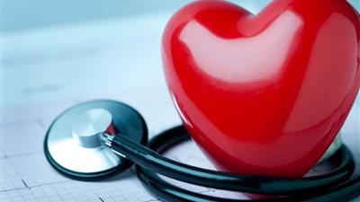 اضطرابات القلب تطارد مرضى كورونا والمتعافين منها والأطباء يحذرون