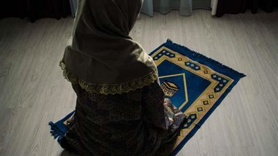 4أشياء يُستحب للمرأة تأخير فعلها أثناء الجنابة أو الحيض..منها قص الأظافر