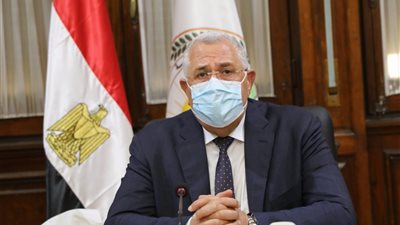 وزير الزراعة يبحث مع قيادات الوزارة جهود تنمية الثروة الحيوانية والسمكية والداجنة والاعلاف
