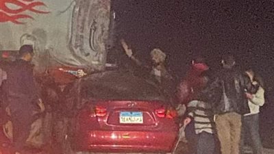 مصرع وإصابة ٤ أشخاص في تصادم ملاكي بشاحنة في طريق جنيفة