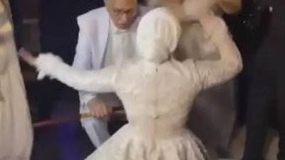 ابنة عبد الرحمن أبو زهرة: والدي كان ينتظر فرح ابنتى سارة بفارغ الصبر وتجمعهما علاقة مميزة