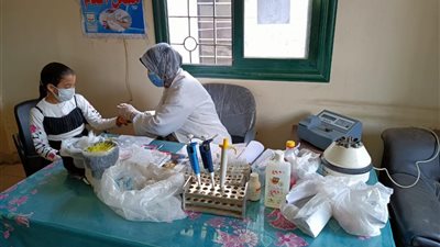 صحة المنيا تقدم الخدمات الطبية والعلاجية لـ 2192 مواطن بقرية تندة بمركز ملوى